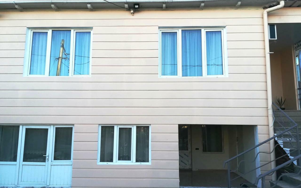מלון קובולטי West House מראה חיצוני תמונה
