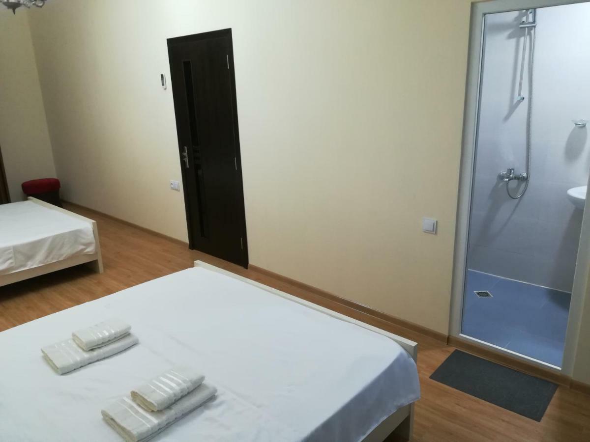 מלון קובולטי West House מראה חיצוני תמונה