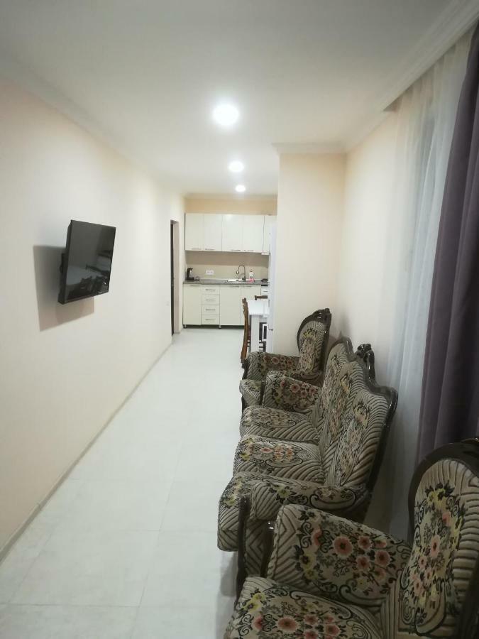 מלון קובולטי West House מראה חיצוני תמונה
